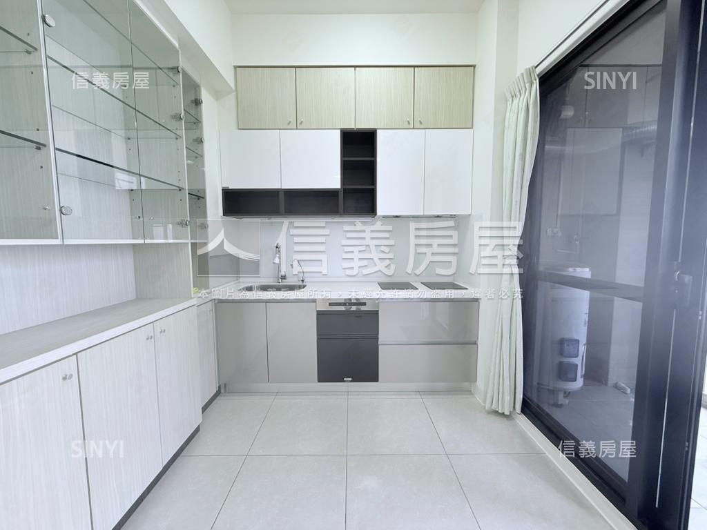 歸仁近圓環三房平車房屋室內格局與周邊環境