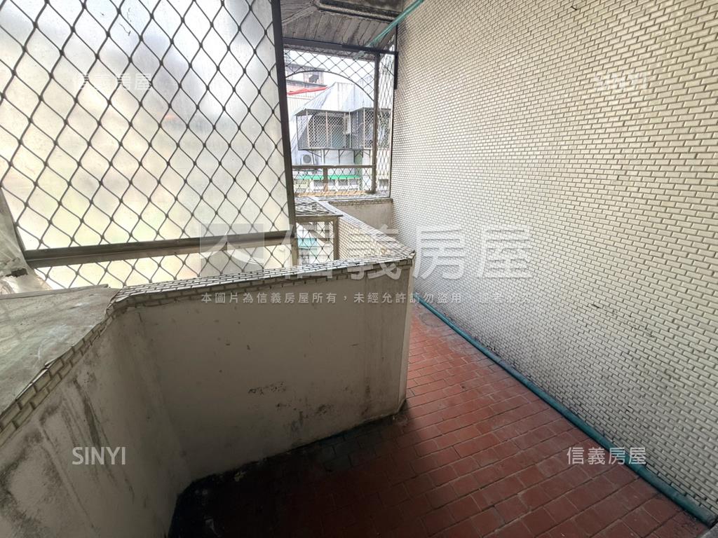 捷運Ｙ３站成家美寓房屋室內格局與周邊環境