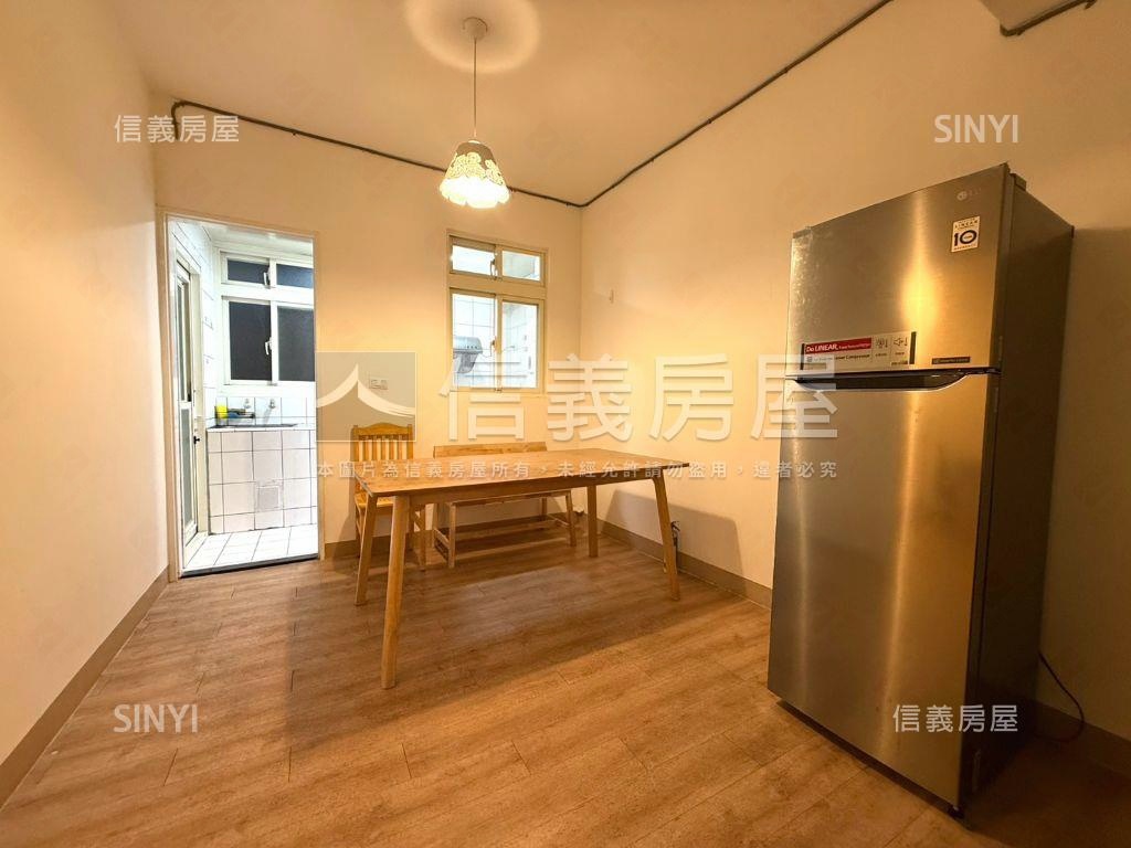 板新捷運方正三樓免爬高房屋室內格局與周邊環境