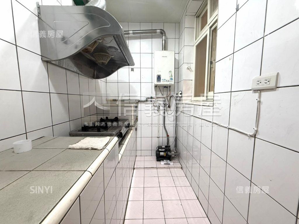 板新捷運方正三樓免爬高房屋室內格局與周邊環境