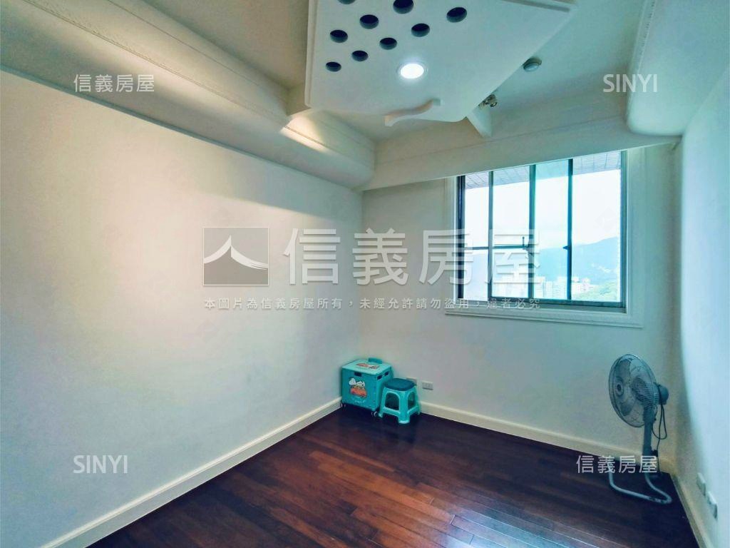 【ＶＲ】世界山莊四房車位房屋室內格局與周邊環境