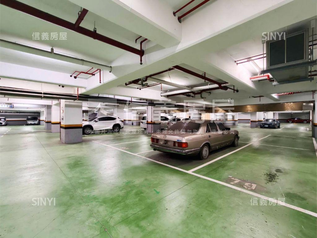 【ＶＲ】世界山莊四房車位房屋室內格局與周邊環境