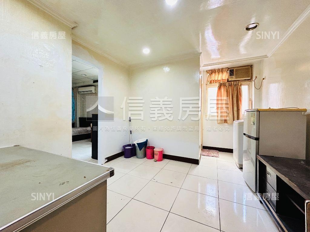 一層一戶黃金三樓公寓房屋室內格局與周邊環境