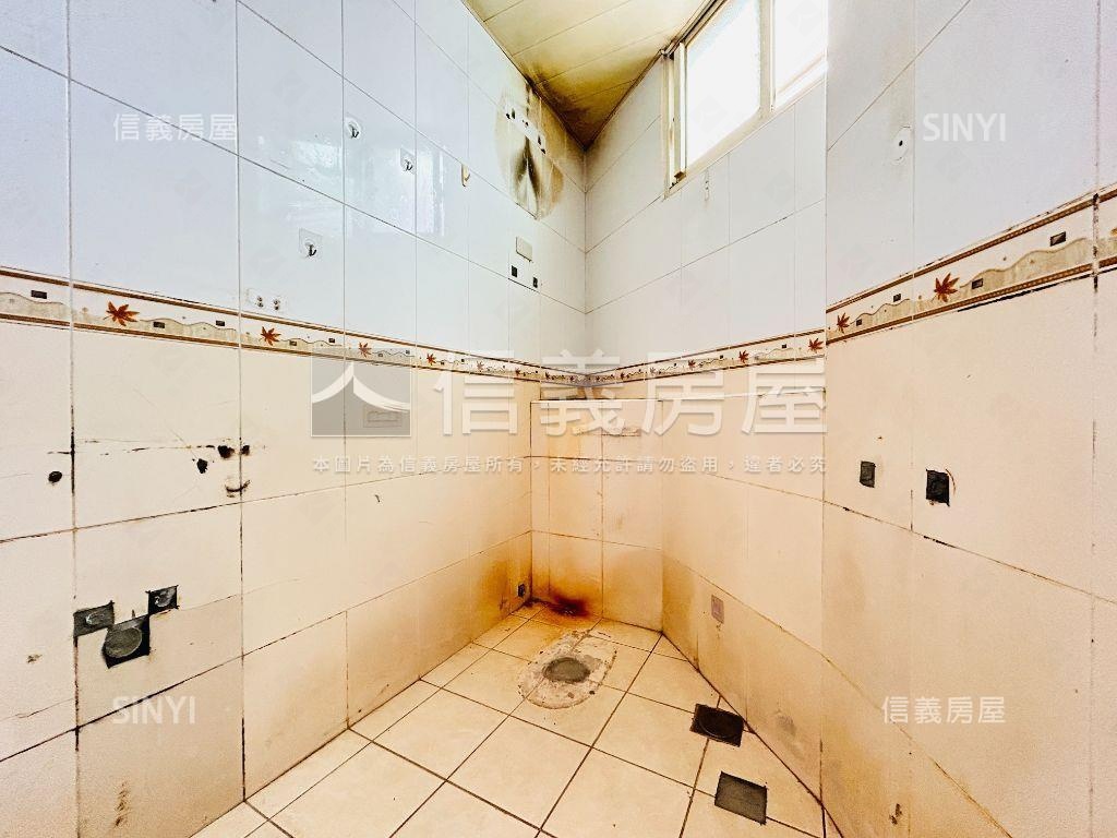 一層一戶黃金三樓公寓房屋室內格局與周邊環境