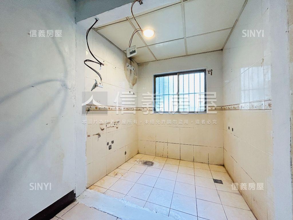 一層一戶黃金三樓公寓房屋室內格局與周邊環境