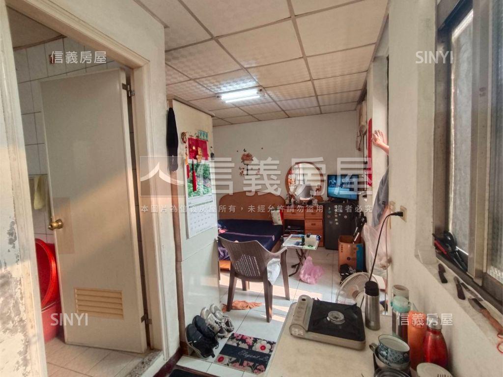 大同南路３樓收租黃金寶房屋室內格局與周邊環境