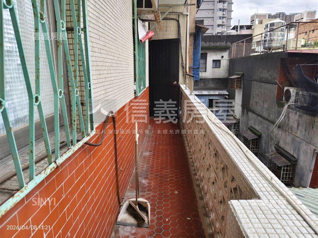 大同南路３樓收租黃金寶房屋室內格局與周邊環境