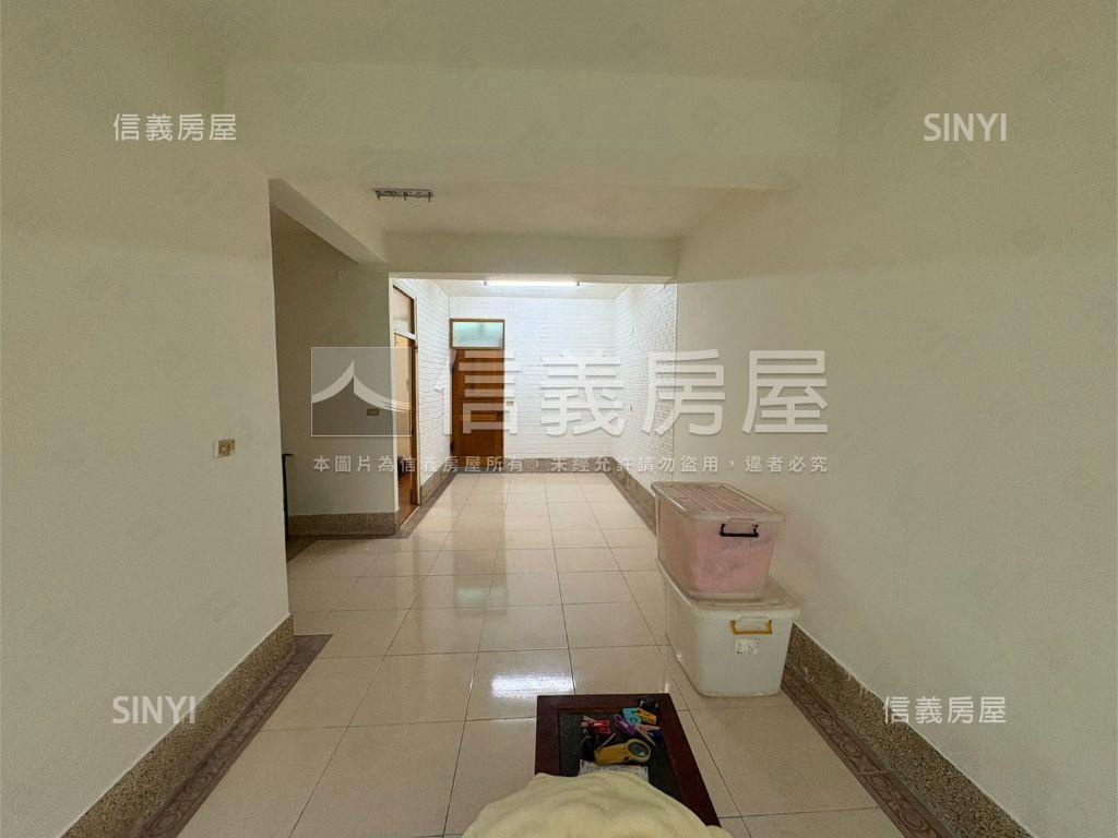 近家樂福田字型活路透天房屋室內格局與周邊環境
