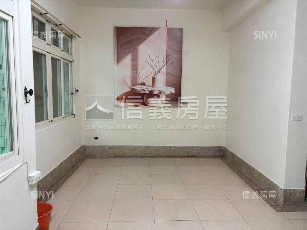 近家樂福田字型活路透天房屋室內格局與周邊環境