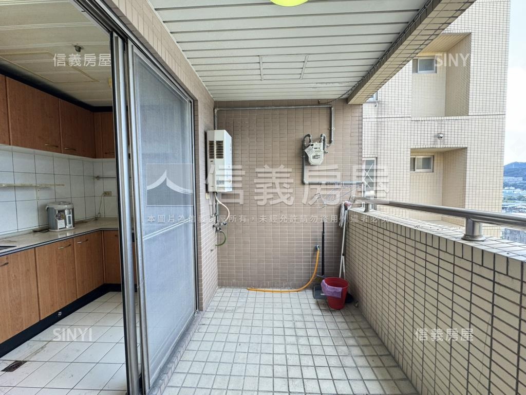 中和捷運四知新城四房車位房屋室內格局與周邊環境