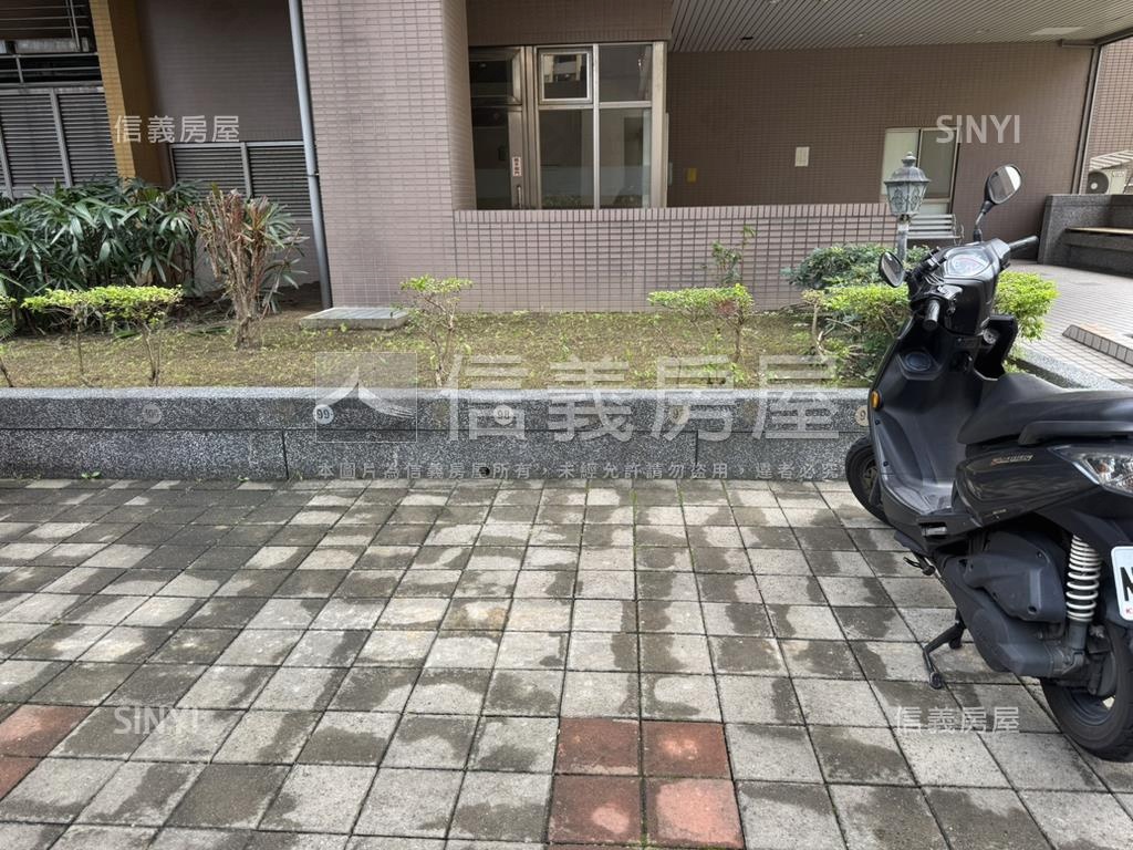 中和捷運四知新城四房車位房屋室內格局與周邊環境