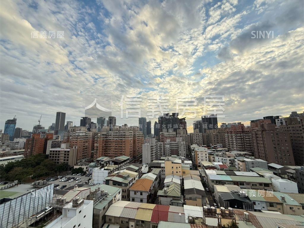 全新逢甲１０１七期視野戶房屋室內格局與周邊環境