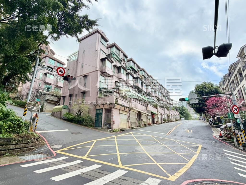 紅樹林稀有輕軌河景透天房屋室內格局與周邊環境