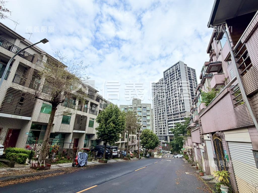 紅樹林稀有輕軌河景透天房屋室內格局與周邊環境