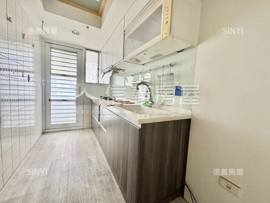 三多景觀．四房車位房屋室內格局與周邊環境
