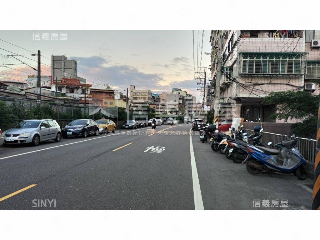 鶯歌中正二路收租金店面房屋室內格局與周邊環境