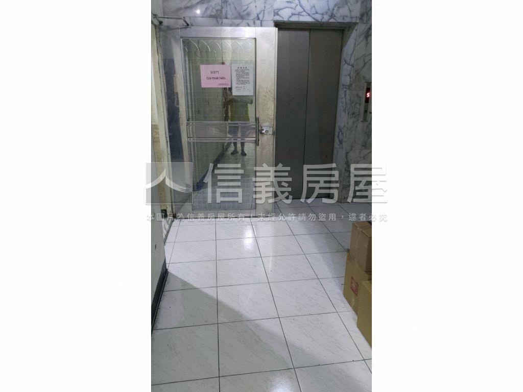 鶯歌中正二路收租金店面房屋室內格局與周邊環境