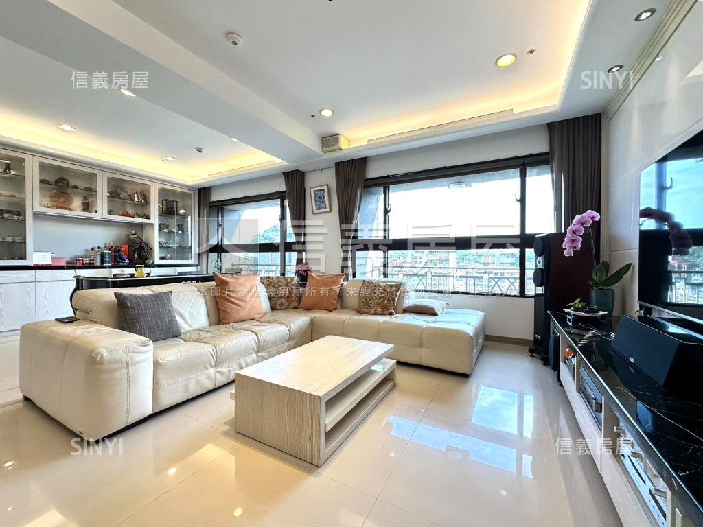 專任台大緣邊間明亮附車位房屋室內格局與周邊環境