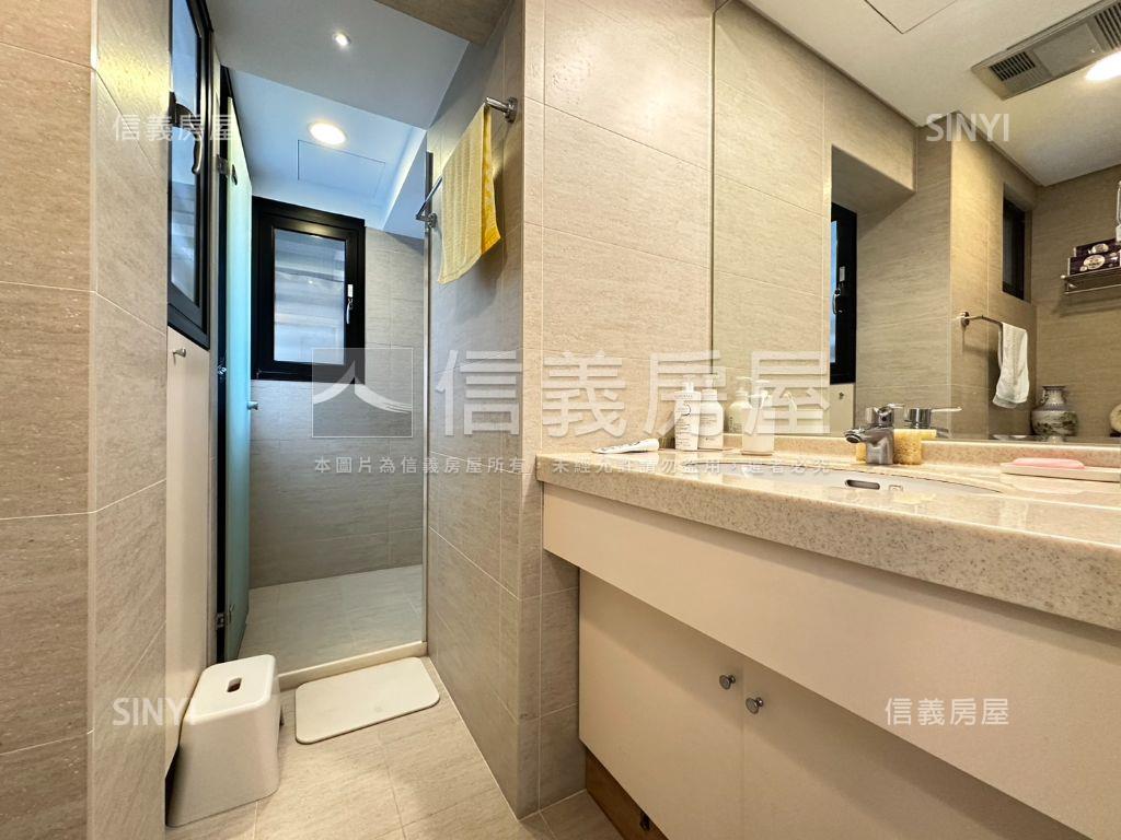 專任台大緣邊間明亮附車位房屋室內格局與周邊環境