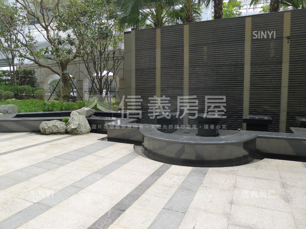 專任台大緣邊間明亮附車位房屋室內格局與周邊環境