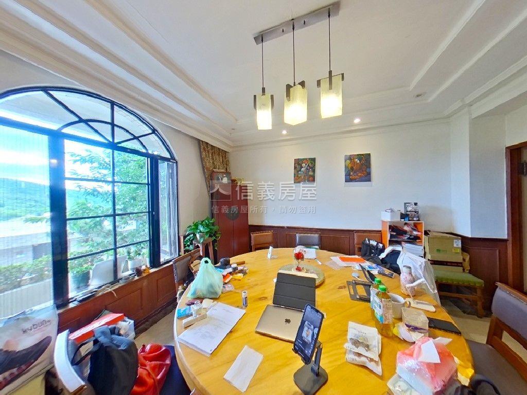 柏園山莊泳池別墅豪邸房屋室內格局與周邊環境