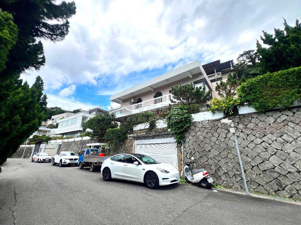 柏園山莊泳池別墅豪邸房屋室內格局與周邊環境