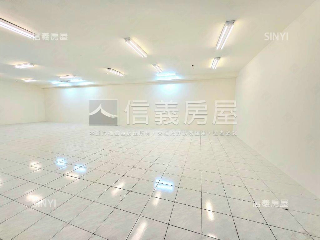 南屯大面寬邊間店面房屋室內格局與周邊環境