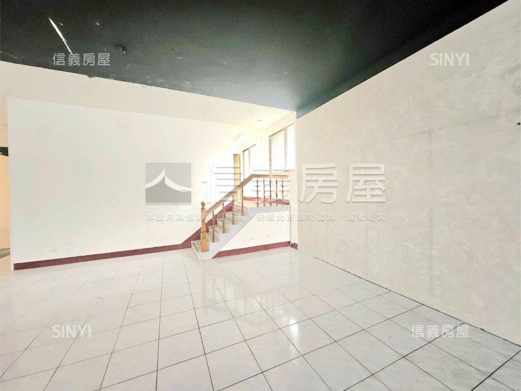 南屯大面寬邊間店面房屋室內格局與周邊環境