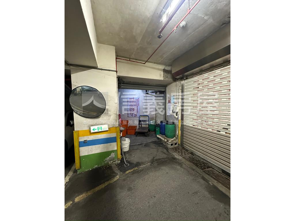 山水高樓面公園四房車位房屋室內格局與周邊環境