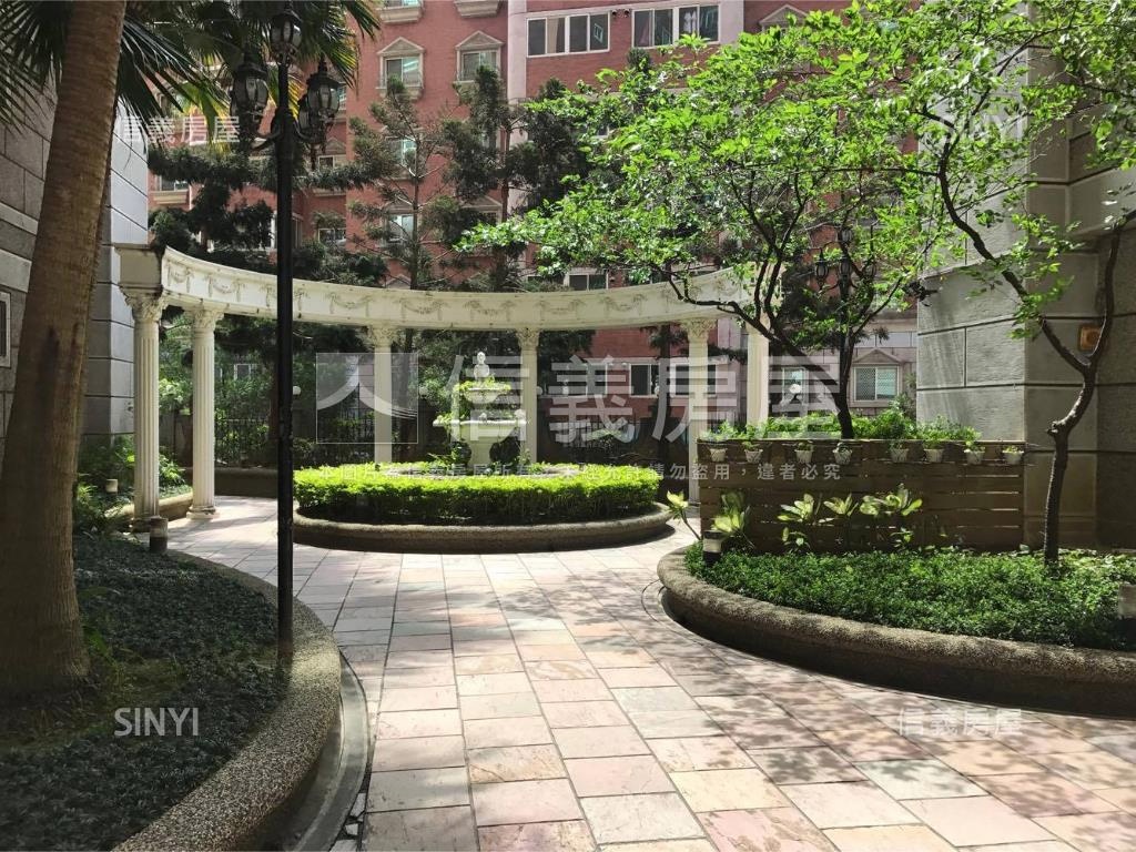 正中山路邊間兩房車位房屋室內格局與周邊環境