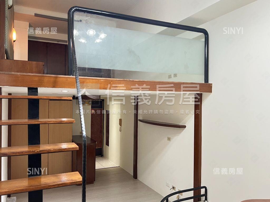高雄站前高樓景觀美邸房屋室內格局與周邊環境