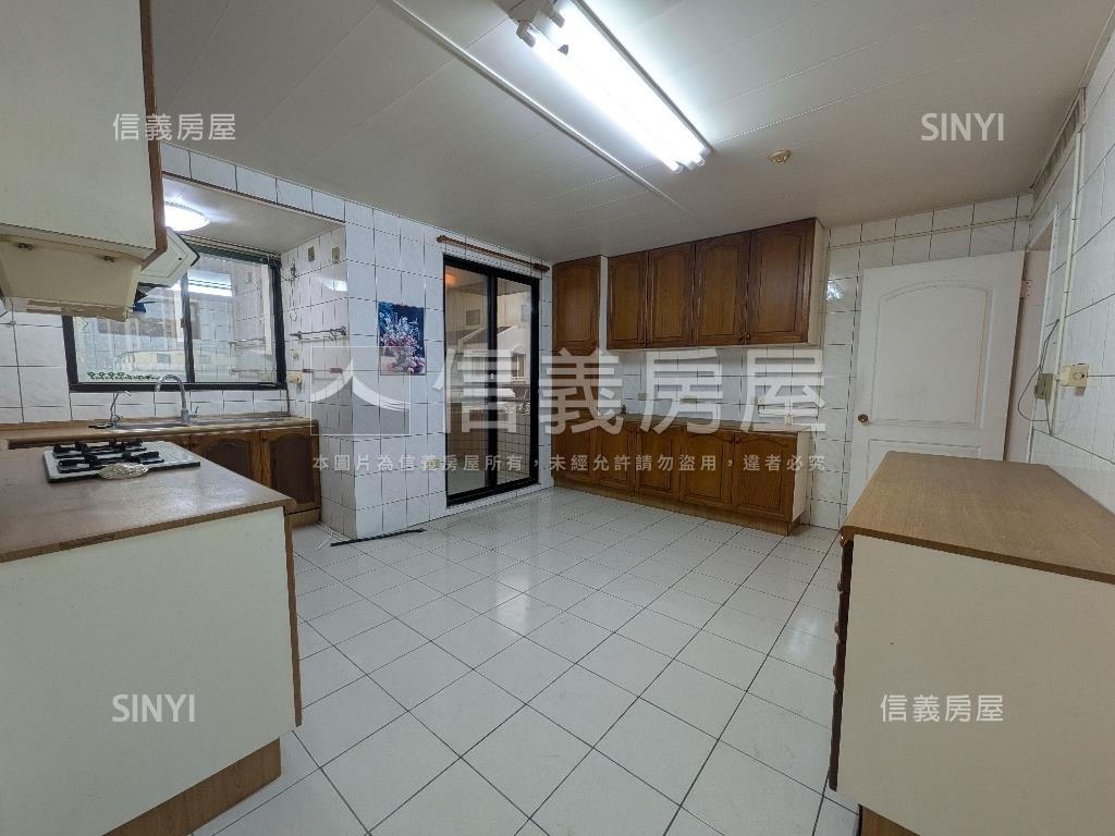 近旅順公園大三房平車房屋室內格局與周邊環境