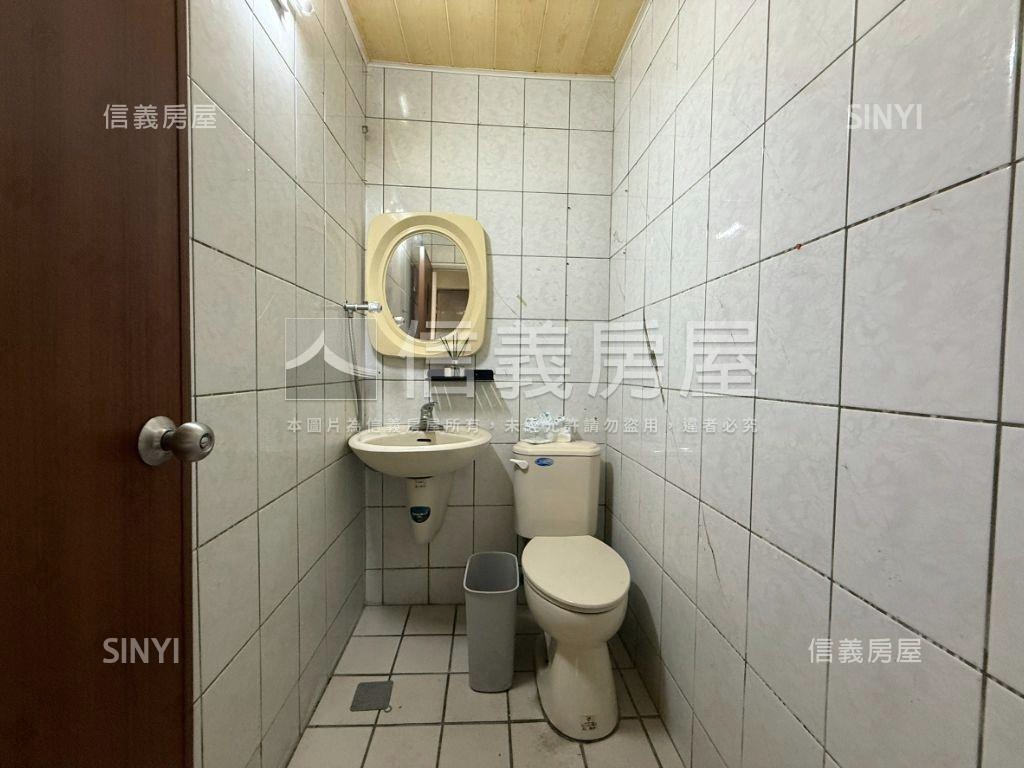 善化市心。角窗店面房屋室內格局與周邊環境