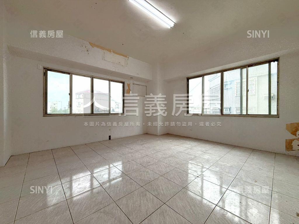 善化市心。角窗店面房屋室內格局與周邊環境