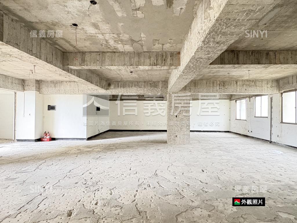 火車站主建物３８坪空間房屋室內格局與周邊環境