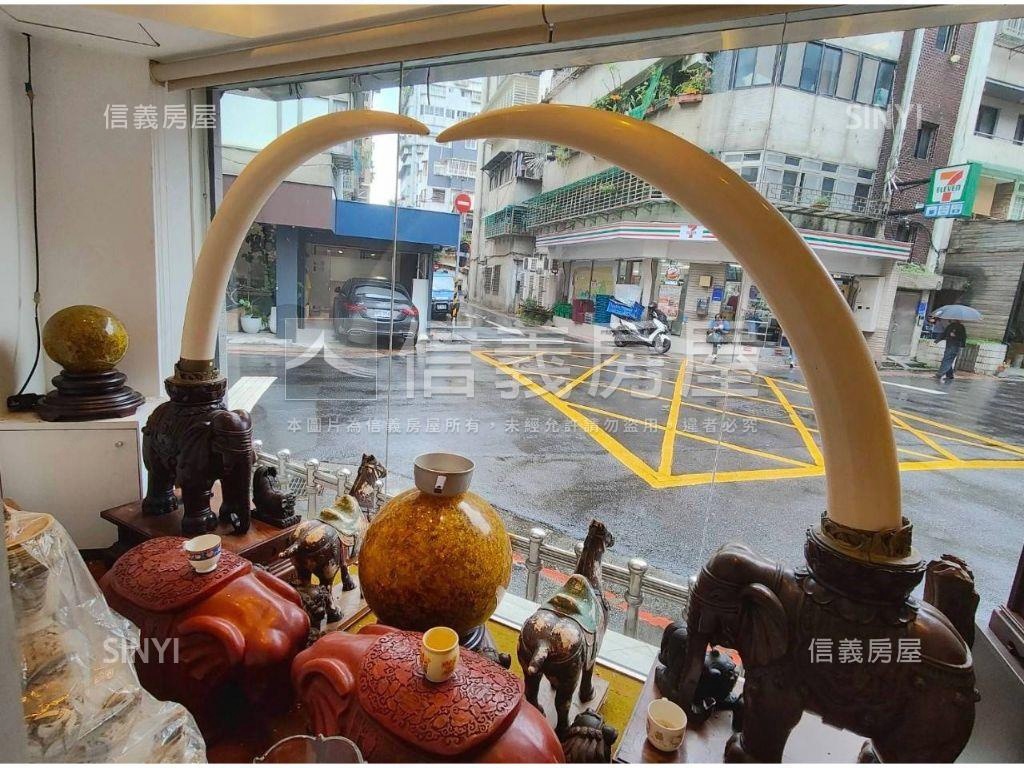 國館邊間一樓大空間店面房屋室內格局與周邊環境