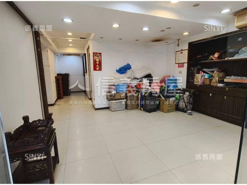 國館邊間一樓大空間店面房屋室內格局與周邊環境