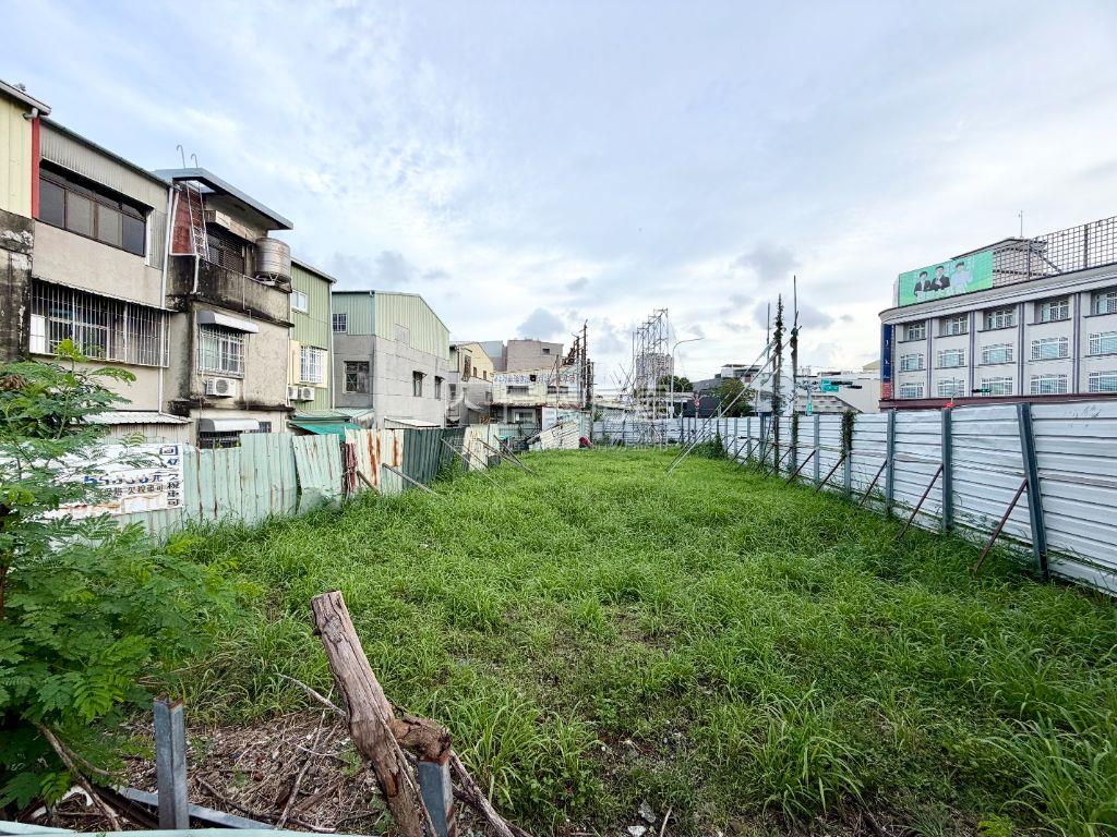 中華北路正路面黃金美地Ｂ房屋室內格局與周邊環境