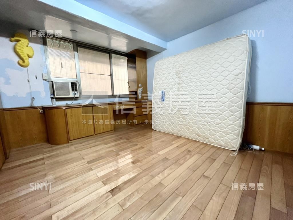 鬧中取靜低總重劃透天房屋室內格局與周邊環境