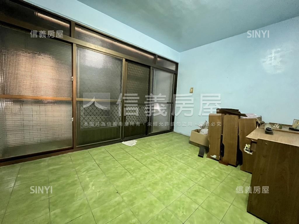 鬧中取靜低總重劃透天房屋室內格局與周邊環境