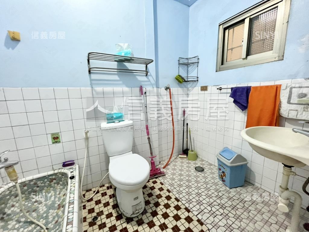 鬧中取靜低總重劃透天房屋室內格局與周邊環境
