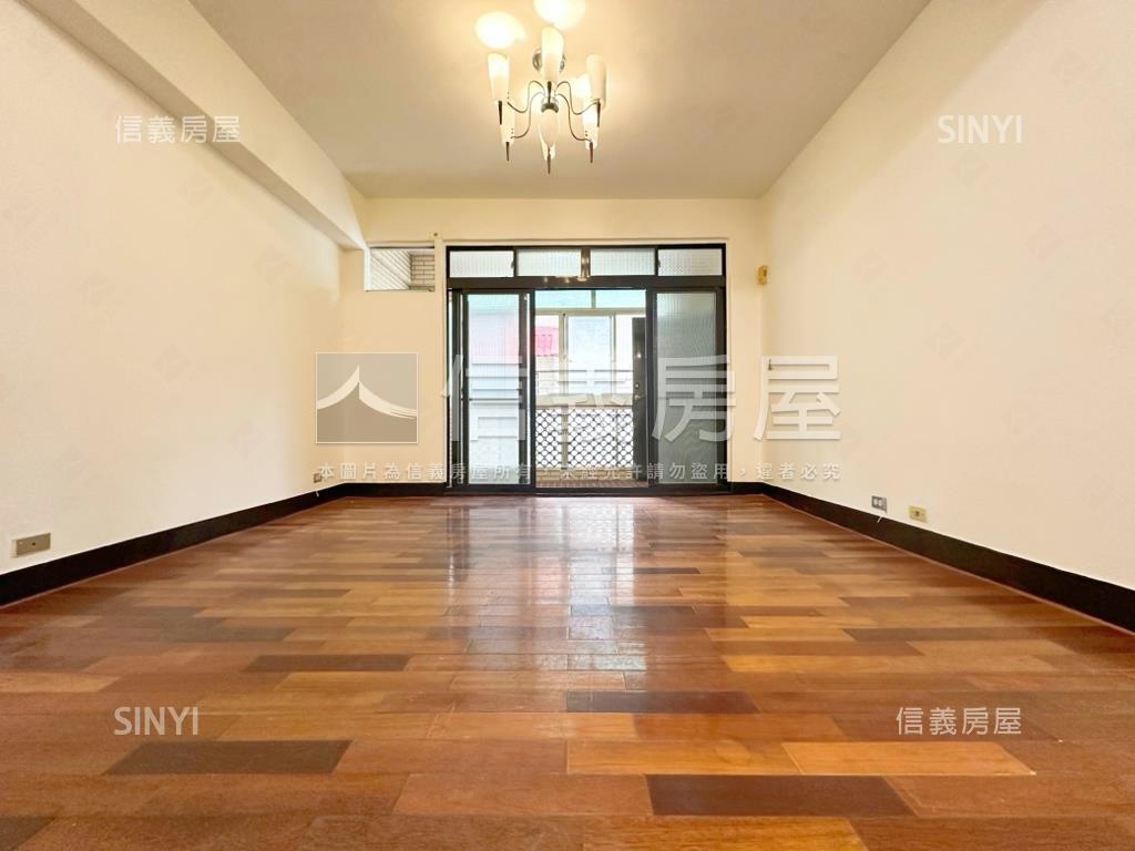鬧中取靜邊間開窗標格公寓房屋室內格局與周邊環境