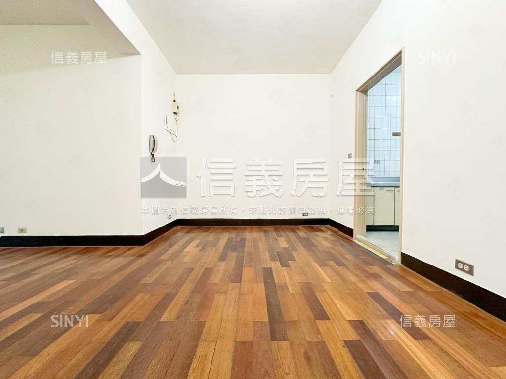 鬧中取靜邊間開窗標格公寓房屋室內格局與周邊環境