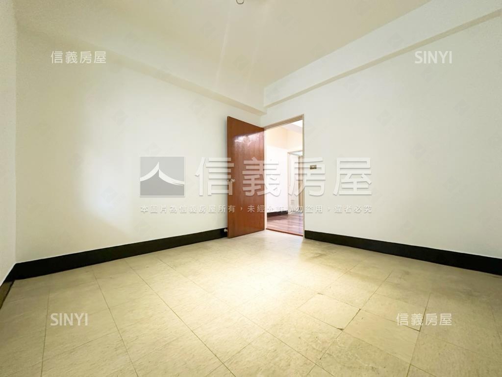 鬧中取靜邊間開窗標格公寓房屋室內格局與周邊環境