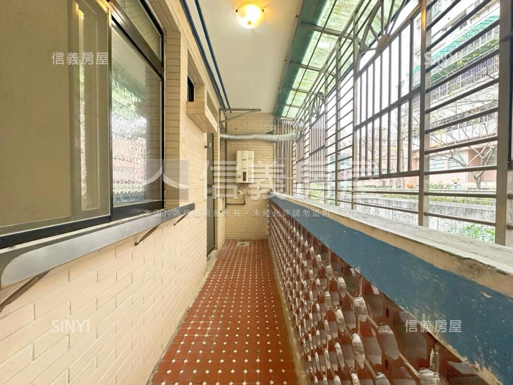 鬧中取靜邊間開窗標格公寓房屋室內格局與周邊環境