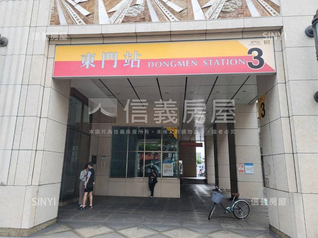信義京華苑四房車位房屋室內格局與周邊環境