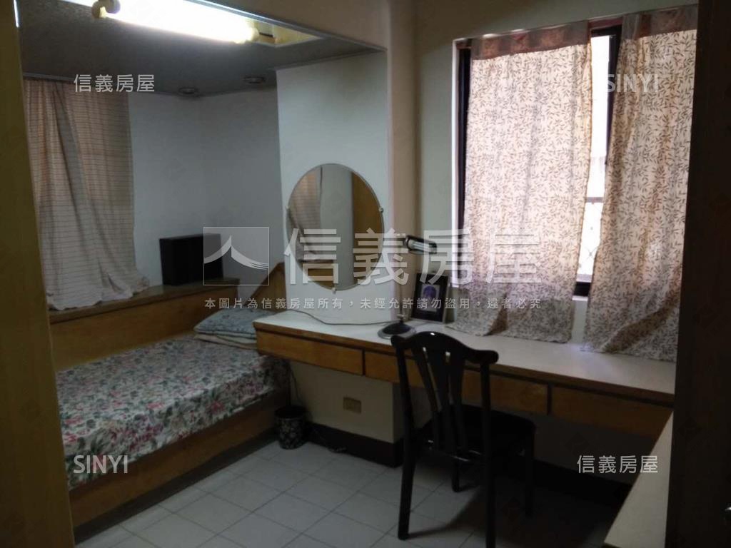 近輕軌中正山水大四房房屋室內格局與周邊環境