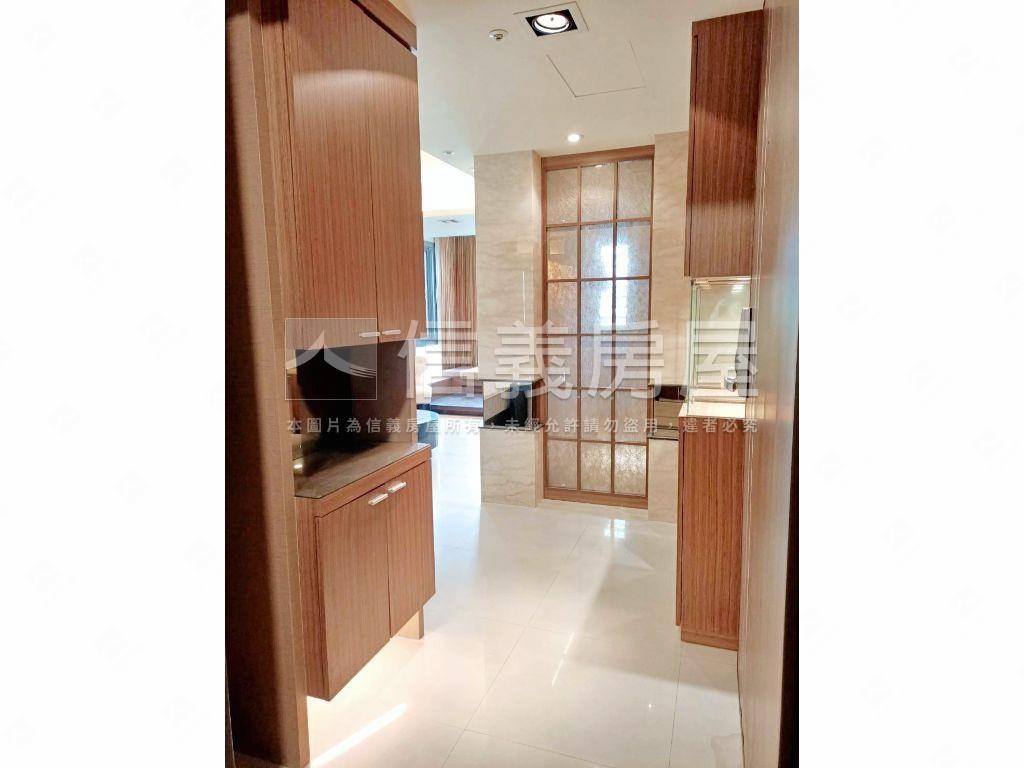 世界之心稀有邊間格局房屋室內格局與周邊環境