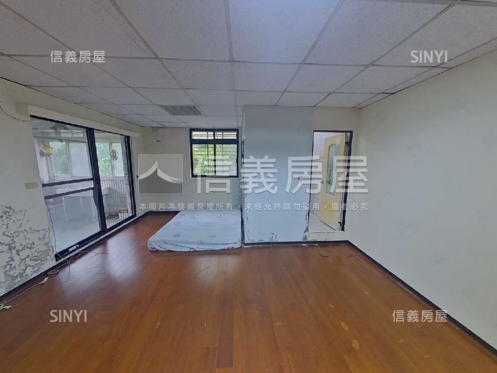 稀有低總價大空間宅房屋室內格局與周邊環境