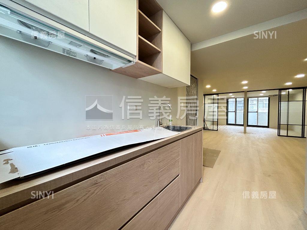 民族美妝低總美寓３Ｆ房屋室內格局與周邊環境